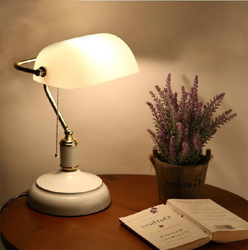 美美美 这些用玻璃做成的工作台灯,带你穿越民国时光